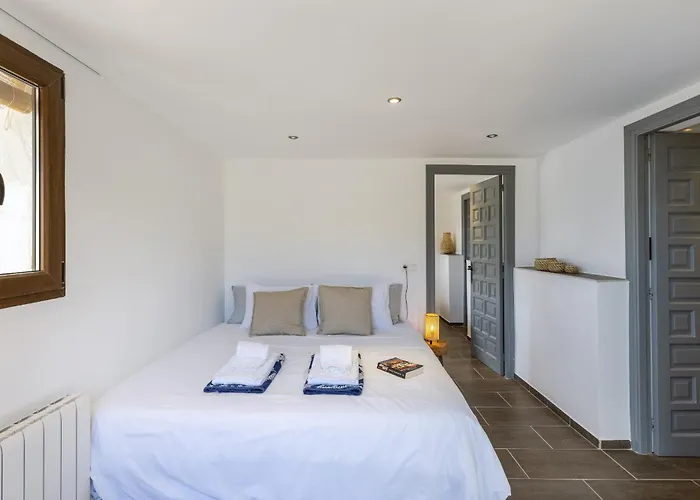 Casa Banyan Villa Montgo