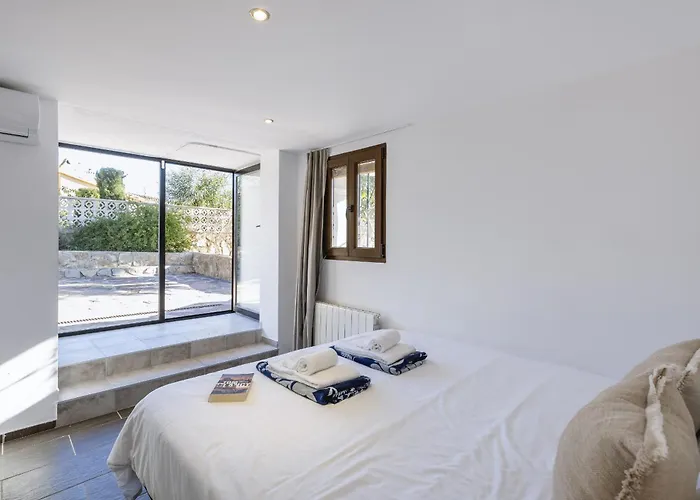 Casa Banyan Villa Montgo